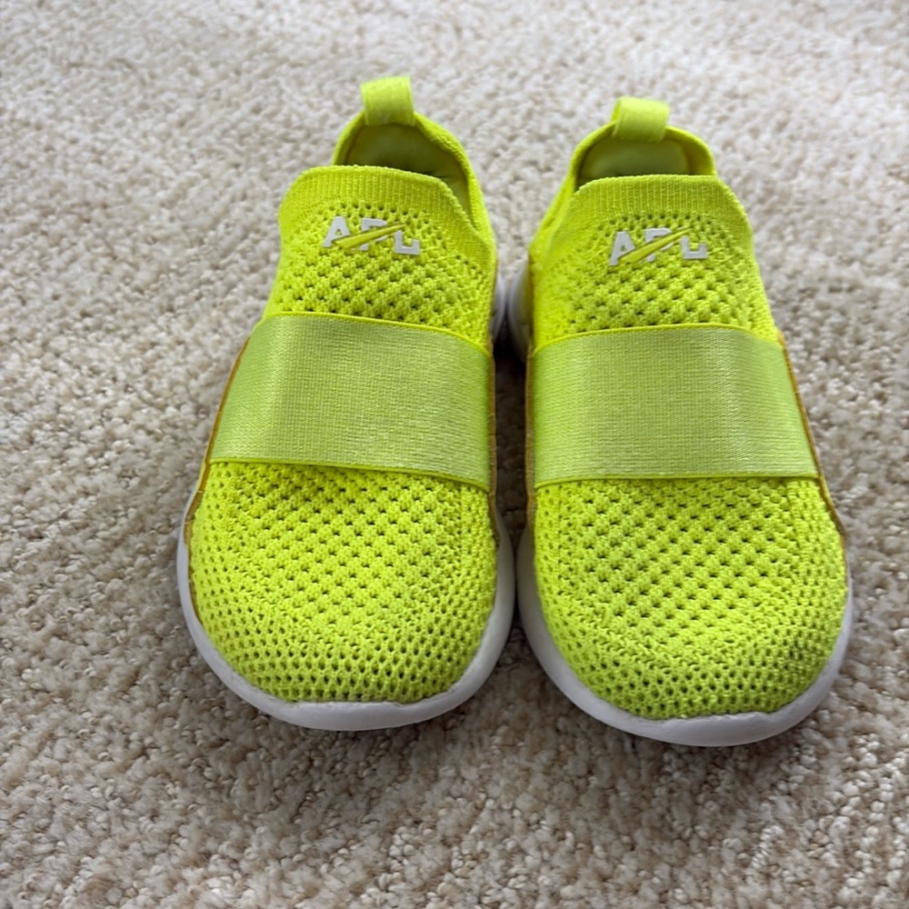 APL Kids size 9 only worn a few times!
